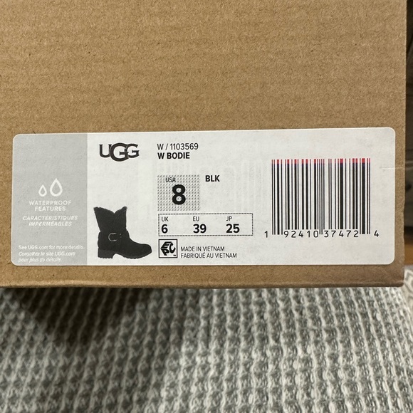 Women’s UGGs - Bodie Boots - Picture 2 of 4